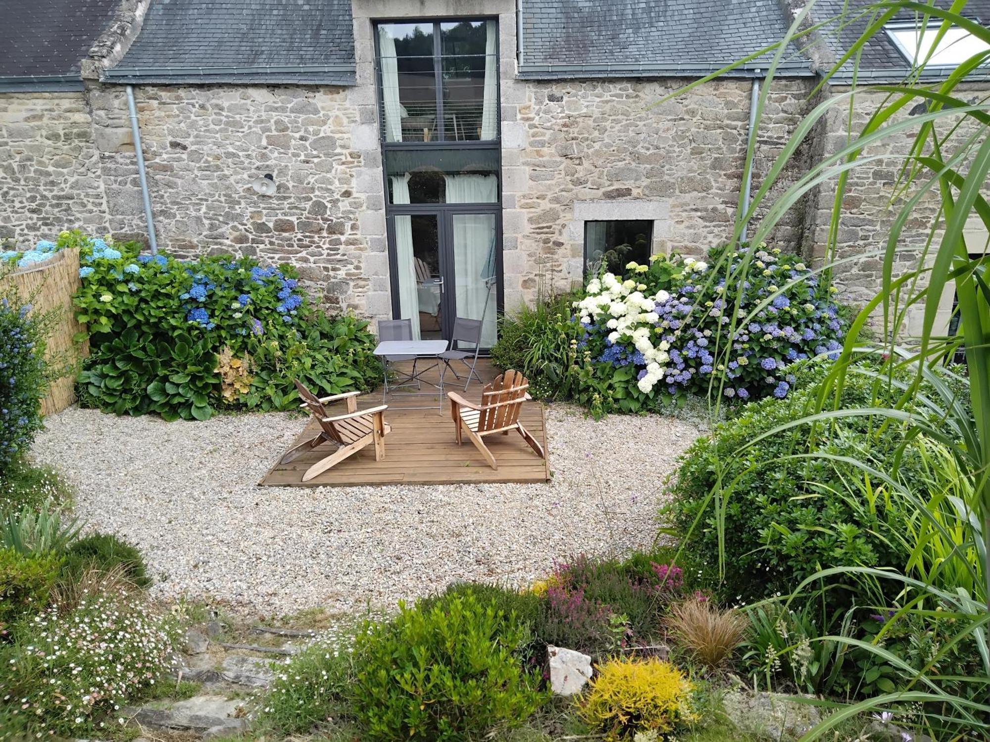 La Chambre Du Grand Val Caden Exteriér fotografie